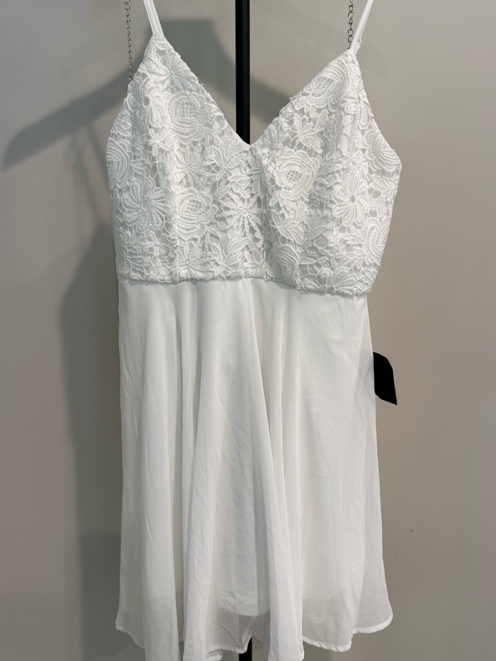 Lulu's NWT White Mini Babydoll Dress with Spaghetti Straps and Flowy Skirt Med